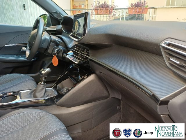 PEUGEOT 2008 usata, con Sensori di parcheggio posteriori