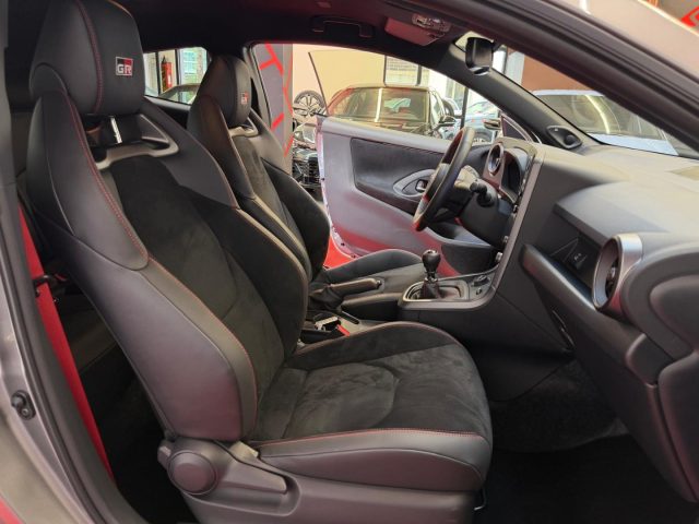 TOYOTA Yaris usata, con ESP