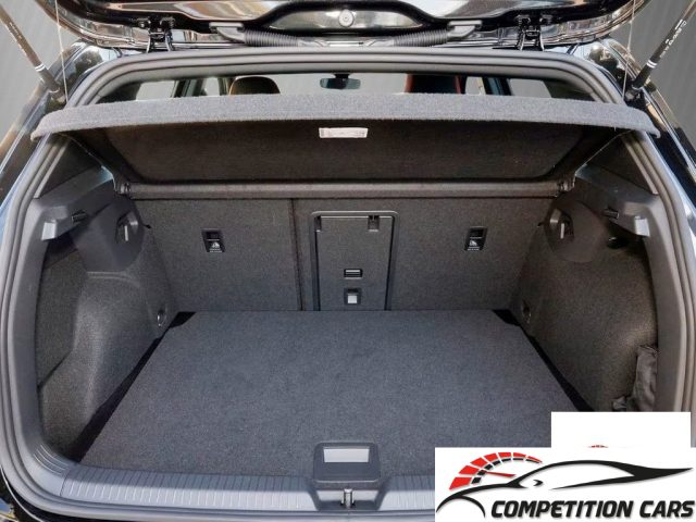 VOLKSWAGEN Golf usata, con Sistema di navigazione