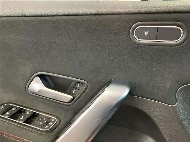 MERCEDES-BENZ CLA usata 28