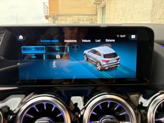MERCEDES-BENZ GLA 200 usata, con Leve al volante