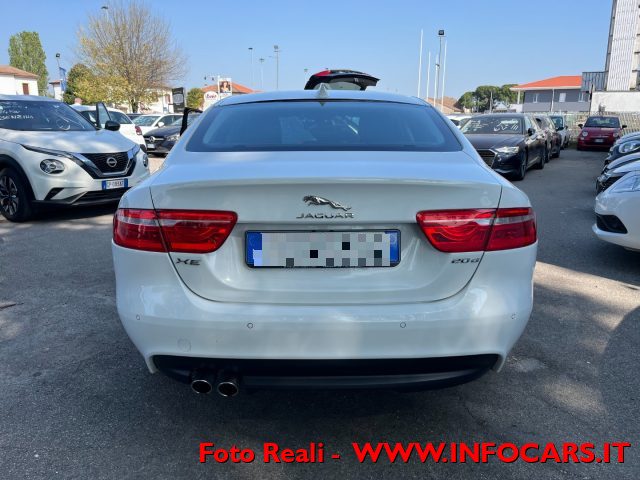 JAGUAR XE usata, con Controllo automatico clima