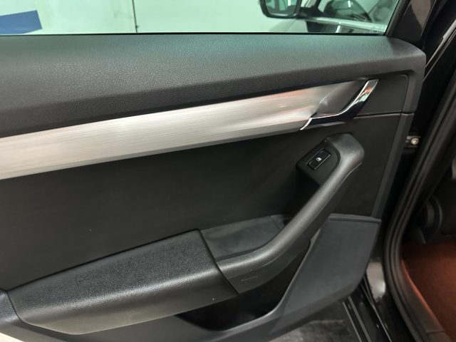 SKODA Octavia usata, con Airbag testa