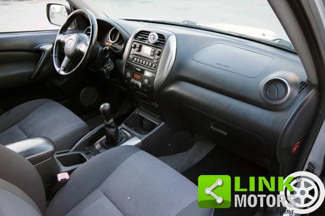 TOYOTA RAV 4 usata, con Servosterzo