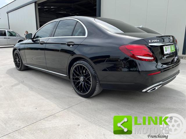 MERCEDES-BENZ E 200 usata, con ESP