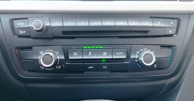 BMW 320 usata, con Fari Xenon