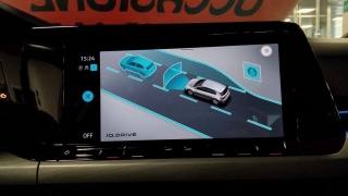 VOLKSWAGEN Golf usata, con Airbag testa