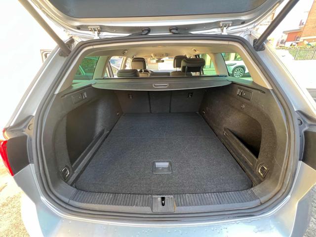 VOLKSWAGEN Passat Variant usata, con Servosterzo
