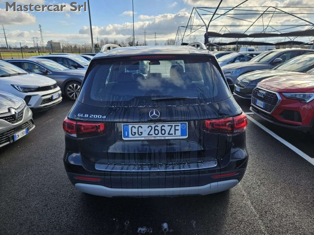 MERCEDES-BENZ GLB 200 usata, con Autoradio