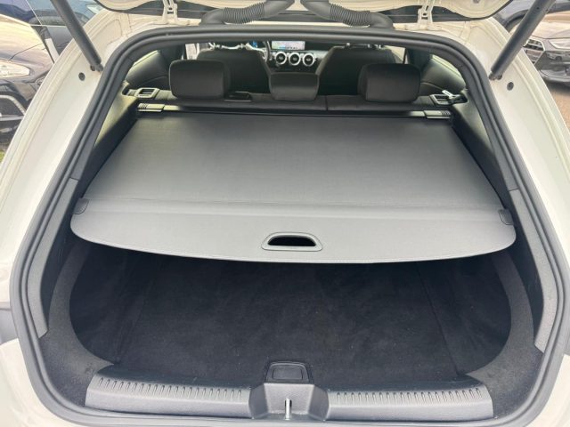 MERCEDES-BENZ CLA 200 usata, con Touch screen