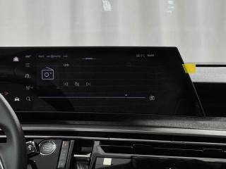 PEUGEOT 5008 usata, con Sensori di parcheggio posteriori