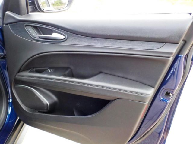 ALFA ROMEO Stelvio usata, con Volante in pelle