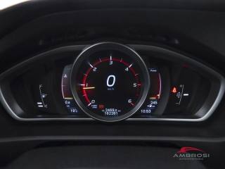 VOLVO V40 Cross Country usata 12