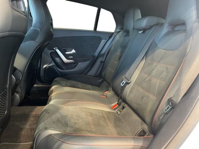 MERCEDES-BENZ CLA 200 usata, con Controllo automatico clima