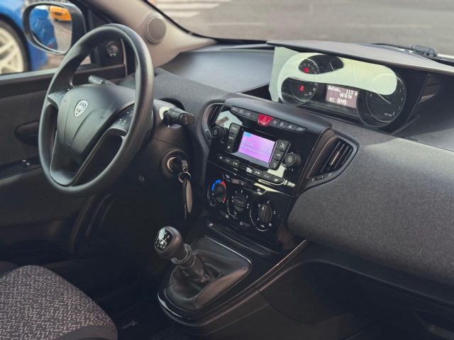 LANCIA Ypsilon usata, con Autoradio digitale