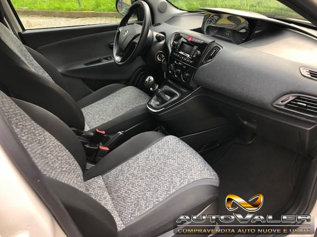LANCIA Ypsilon usata, con ESP