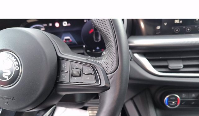 ALFA ROMEO Stelvio usata, con Autoradio digitale
