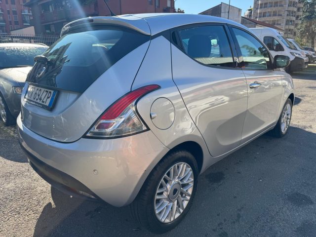 LANCIA Ypsilon usata, con Autoradio