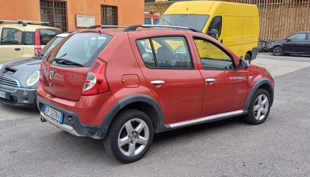 DACIA Sandero usata, con Autoradio