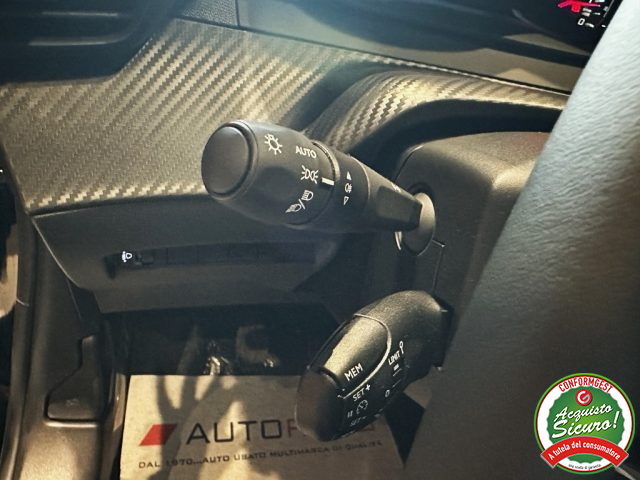 PEUGEOT 208 usata, con USB