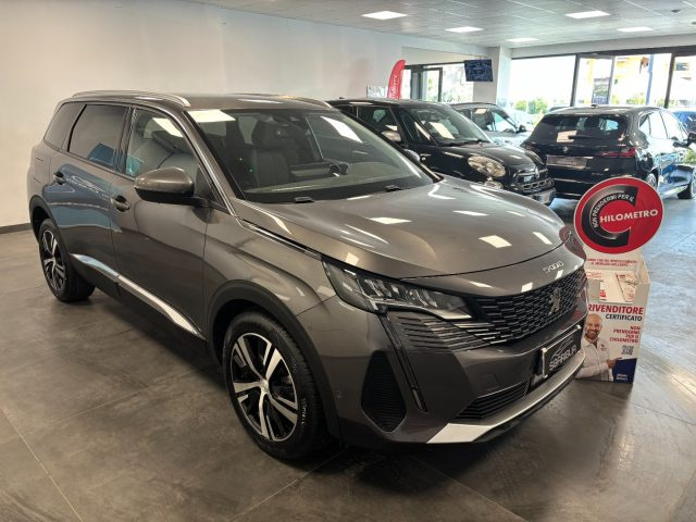 PEUGEOT 5008 usata, con Fari LED