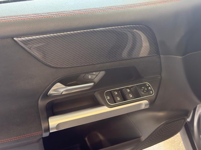 MERCEDES-BENZ GLB 200 usata, con Frenata d