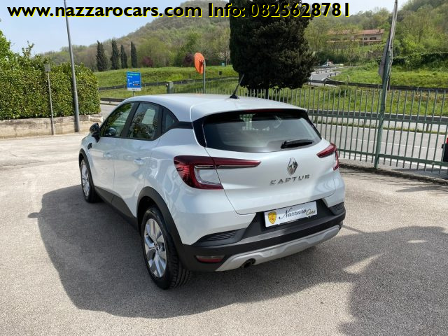 RENAULT Captur usata, con Sistema di navigazione