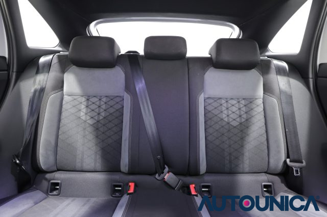 VOLKSWAGEN Taigo usata, con Isofix