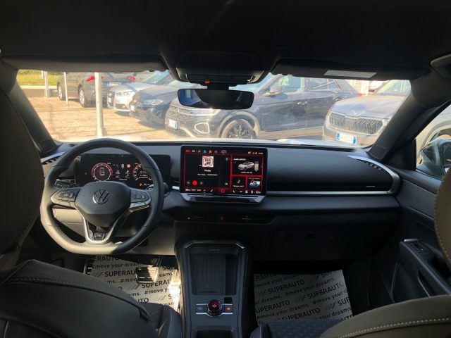 VOLKSWAGEN T-Roc usata, con Volante multifunzione