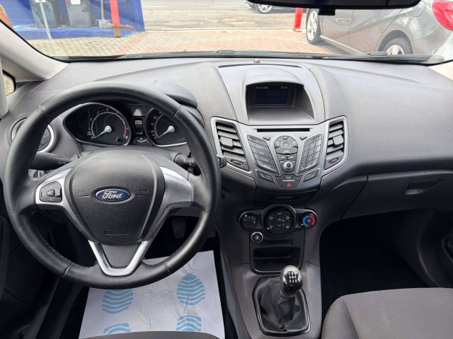 FORD Fiesta usata, con Autoradio