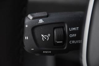PEUGEOT 3008 usata, con Fari LED