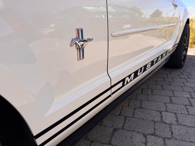 FORD Mustang usata, con Autoradio