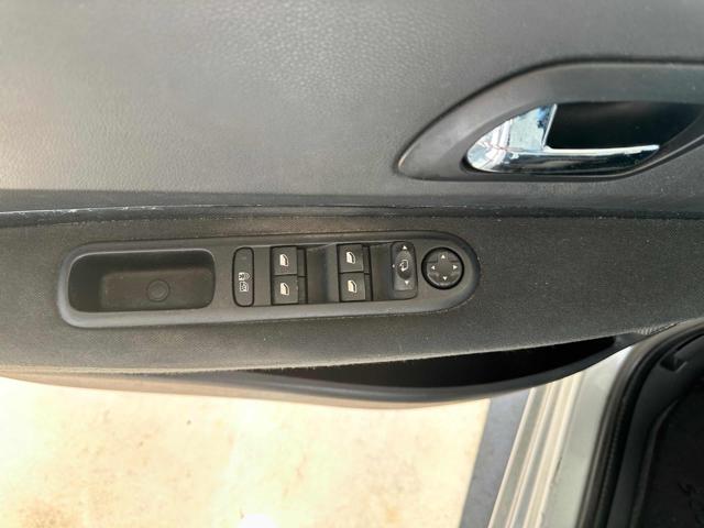 PEUGEOT 5008 usata, con Monitoraggio pressione pneumatici