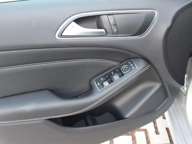 MERCEDES-BENZ B 180 usata, con Vivavoce