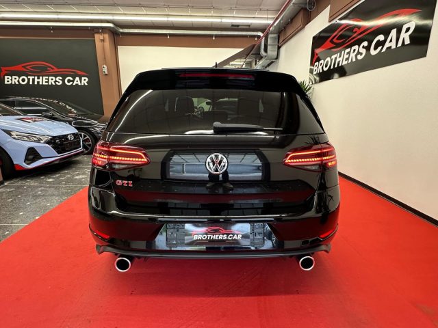 VOLKSWAGEN Golf GTI usata, con Autoradio
