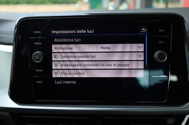VOLKSWAGEN T-Roc usata, con Riconoscimento dei segnali stradali