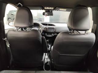 TOYOTA Yaris usata 12
