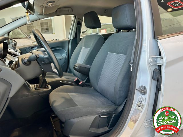 FORD Fiesta usata, con Autoradio