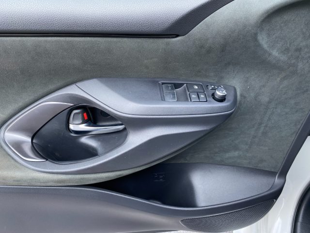 TOYOTA Yaris usata, con Volante in pelle
