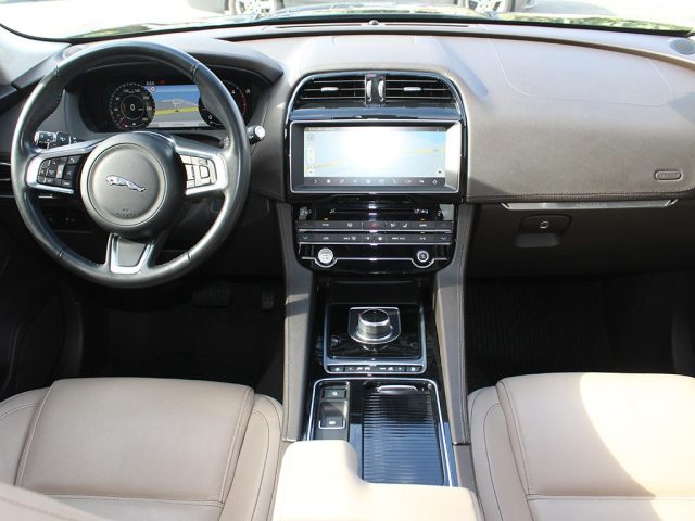 JAGUAR F-Pace usata, con Interni in pelle