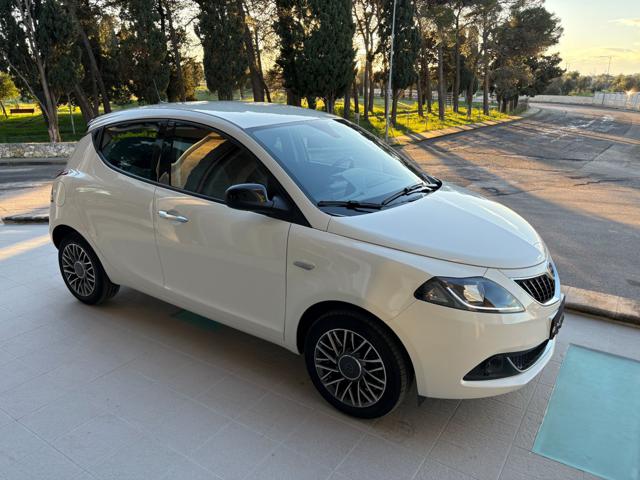 LANCIA Ypsilon usata, con Airbag laterali