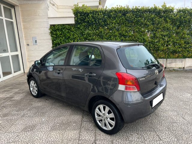 TOYOTA Yaris usata, con Boardcomputer