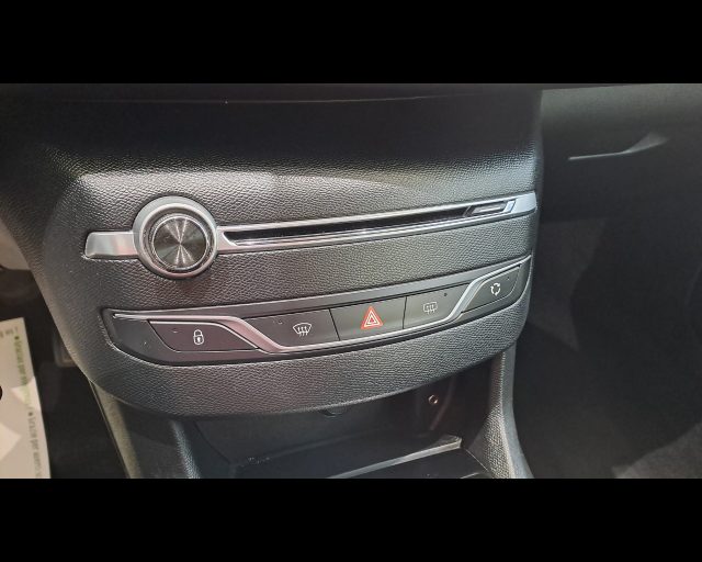 PEUGEOT 308 usata, con Luci diurne LED