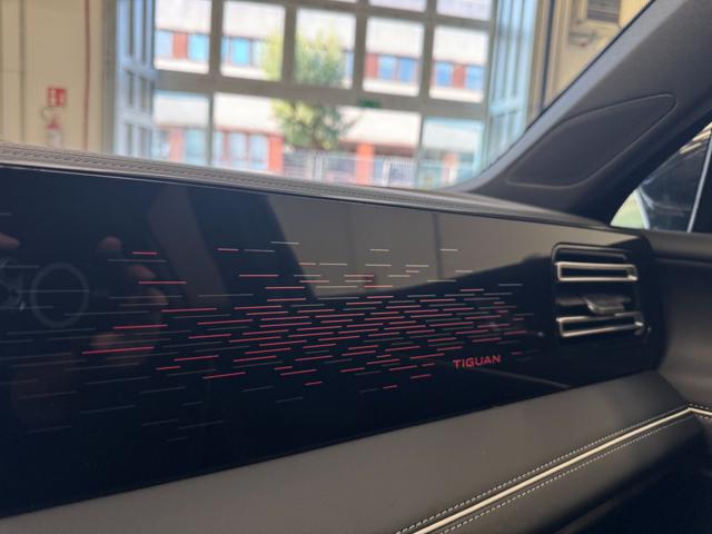 VOLKSWAGEN Tiguan usata, con Park Distance Control