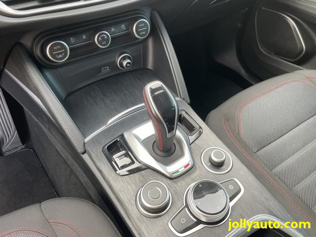 ALFA ROMEO Stelvio usata, con Sensore di luce