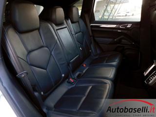 PORSCHE Cayenne usata, con Park Distance Control