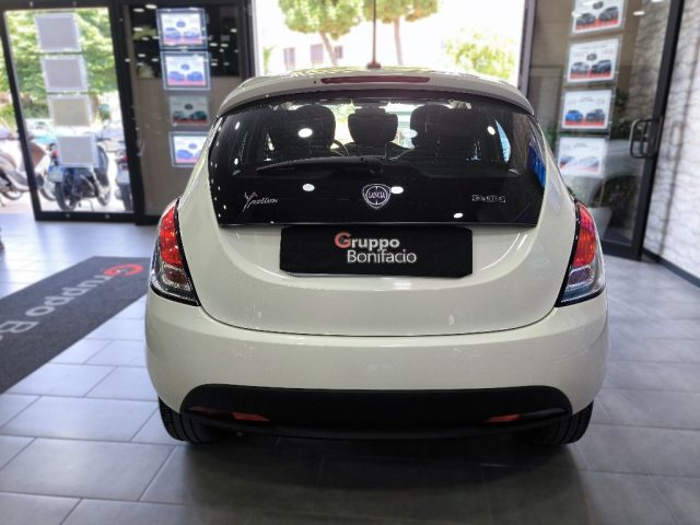 LANCIA Ypsilon usata, con Autoradio