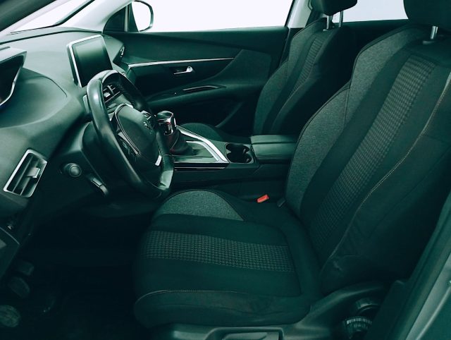 PEUGEOT 3008 usata, con Volante in pelle
