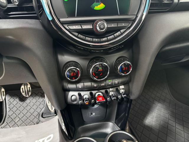 MINI Cooper usata, con USB