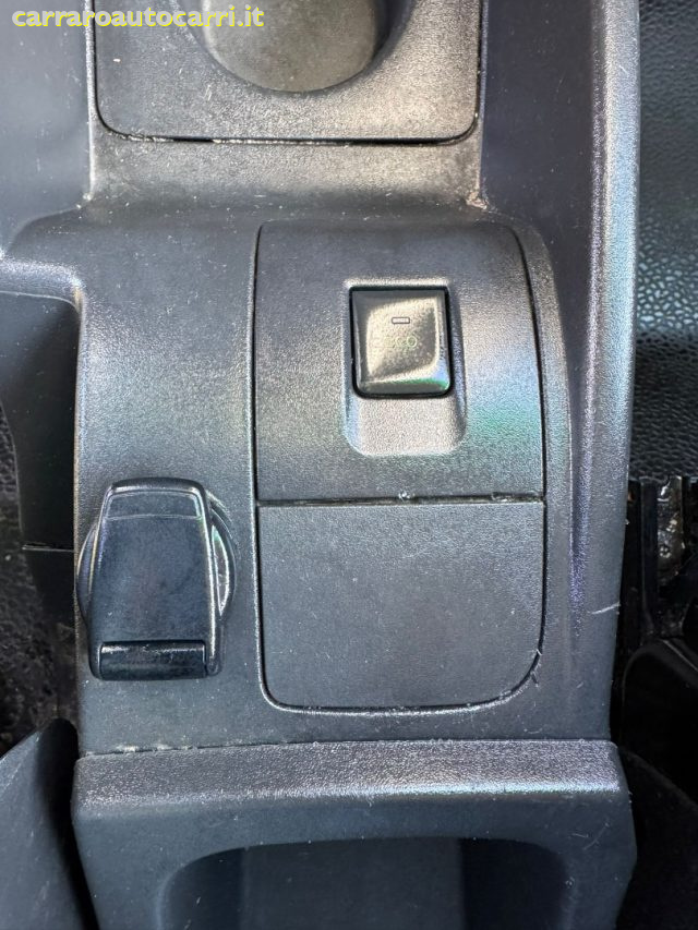 RENAULT Kangoo usata, con Autoradio digitale